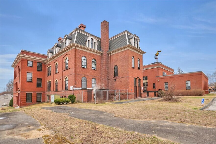 Affordable Housing Portfolio Springfield portefeuille de 3 propriétés à vendre sur LoopNet.ca - Photo du bâtiment - Image 3 de 15