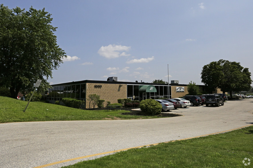 1000 Sussex Blvd, Broomall, PA for lease - Primary Photo - Image 1 of 8