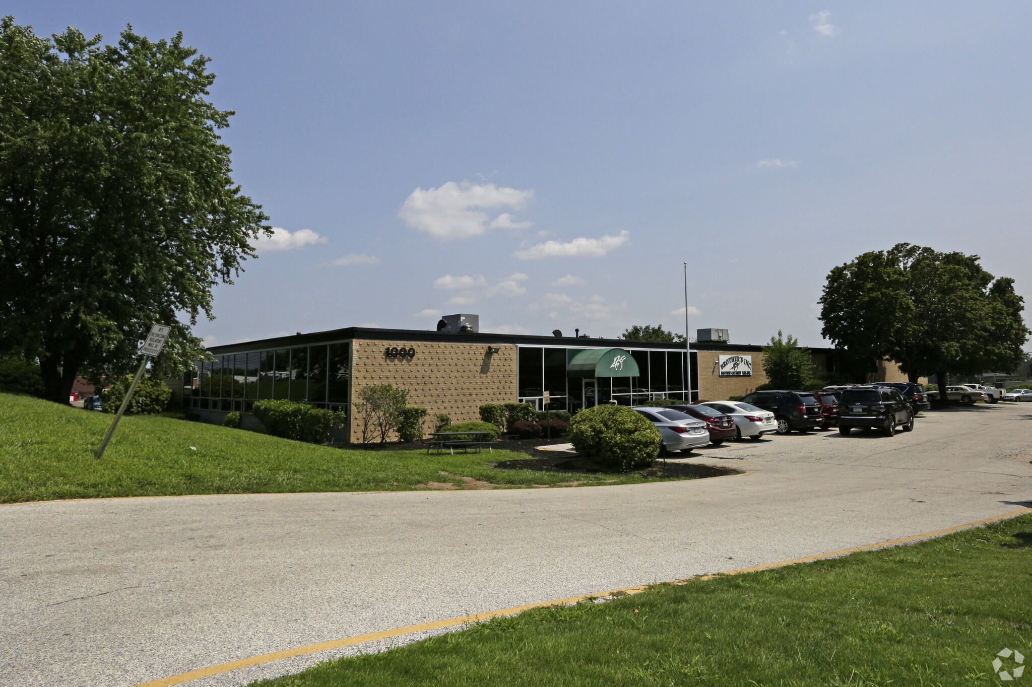 1000 Sussex Blvd, Broomall, PA for lease Primary Photo- Image 1 of 9