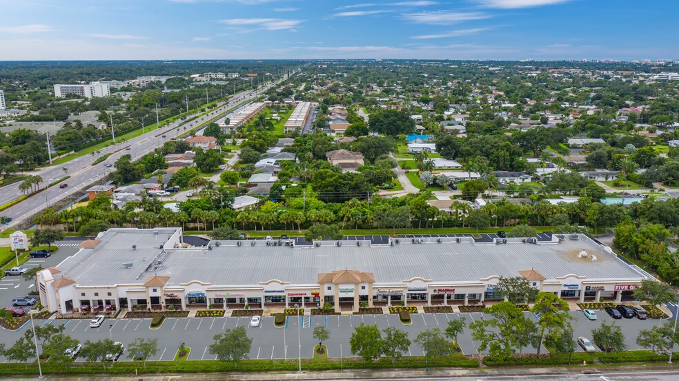 1410 Pine Ridge Rd, Naples, FL for lease - Building Photo - Image 3 of 3