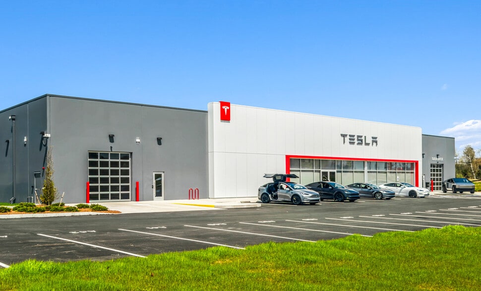 36 Industrial Dr, Londonderry, NH for sale - Building Photo - Image 3 of 3