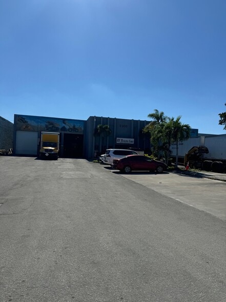 8300 NW 70th St, Miami, FL for lease - Building Photo - Image 1 of 11