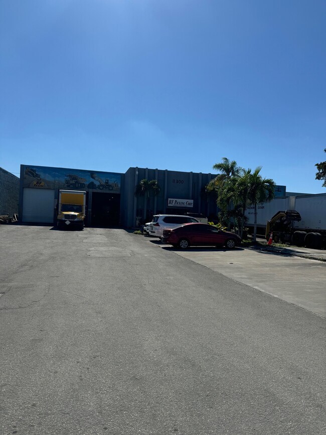More details for 8300 NW 70th St, Miami, FL - Industrial for Lease