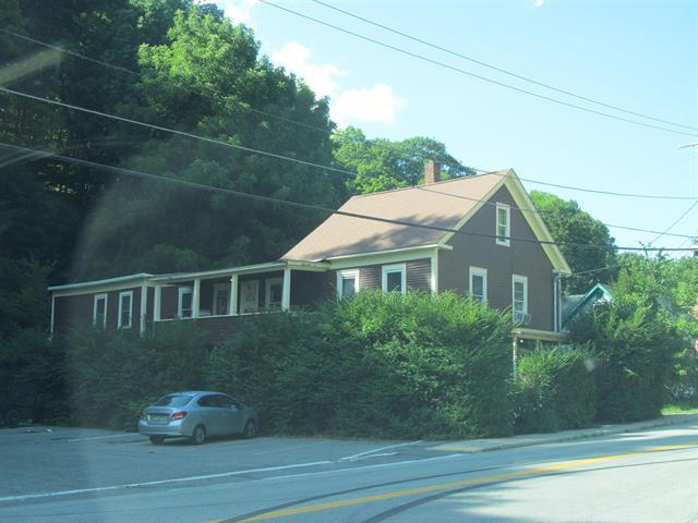 66 Valley St, Springfield, VT for sale - Primary Photo - Image 1 of 14