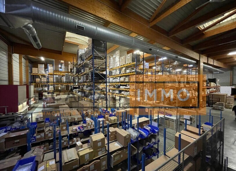 Industrial in Saint-Thibault-des-Vignes for lease - Building Photo - Image 2 of 5