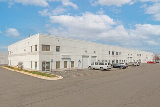 Plus de détails pour 22831 Silverbrook Center Dr, Sterling, VA - Industriel à louer