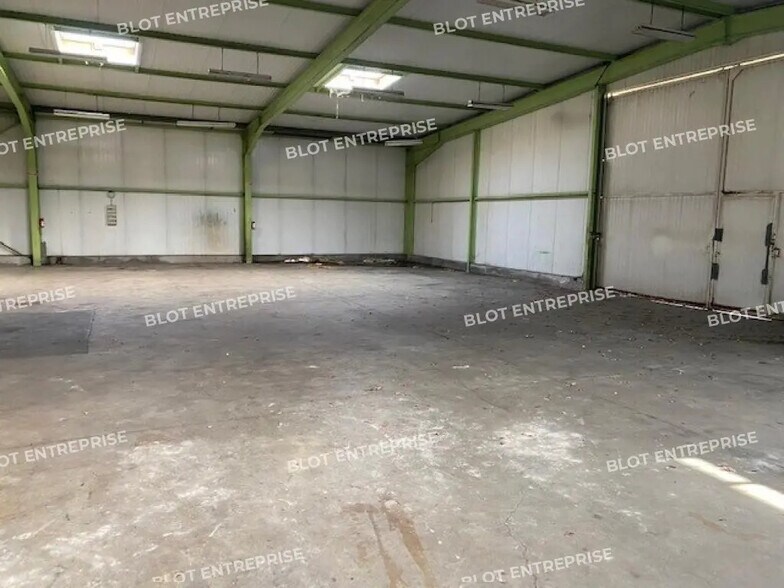 Flex in Saint-Grégoire for lease - Interior Photo - Image 3 of 4