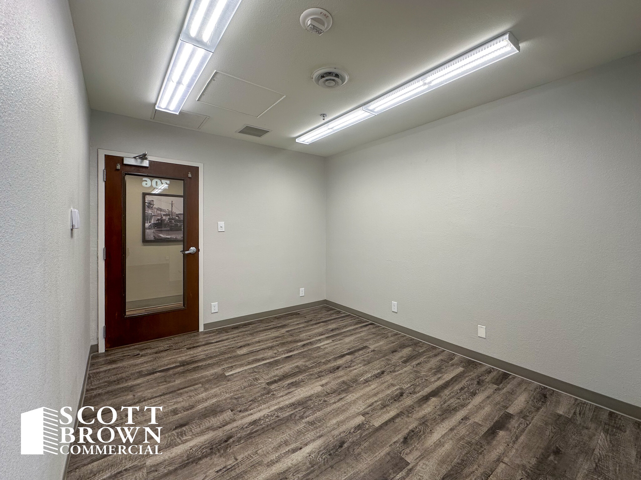 101 S Locust St, Denton, TX for lease Interior Photo- Image 1 of 4