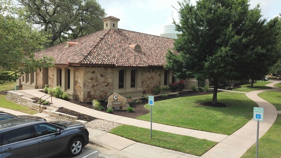 6618 Sitio Del Rio Blvd, Austin, TX à louer - Photo du bâtiment - Image 2 de 9