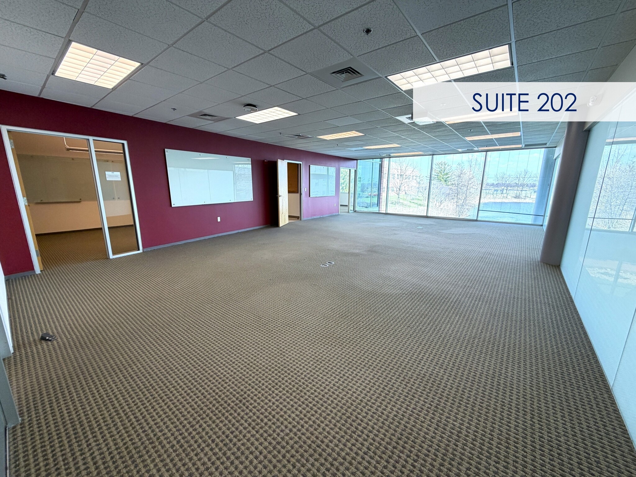 2100 S Oak St, Champaign, IL à louer Photo intérieure- Image 1 de 2