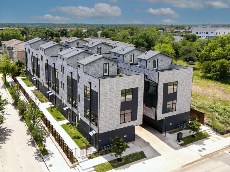 426-430 E 8th St, Dallas, TX à vendre - Photo du bâtiment - Image 2 de 26