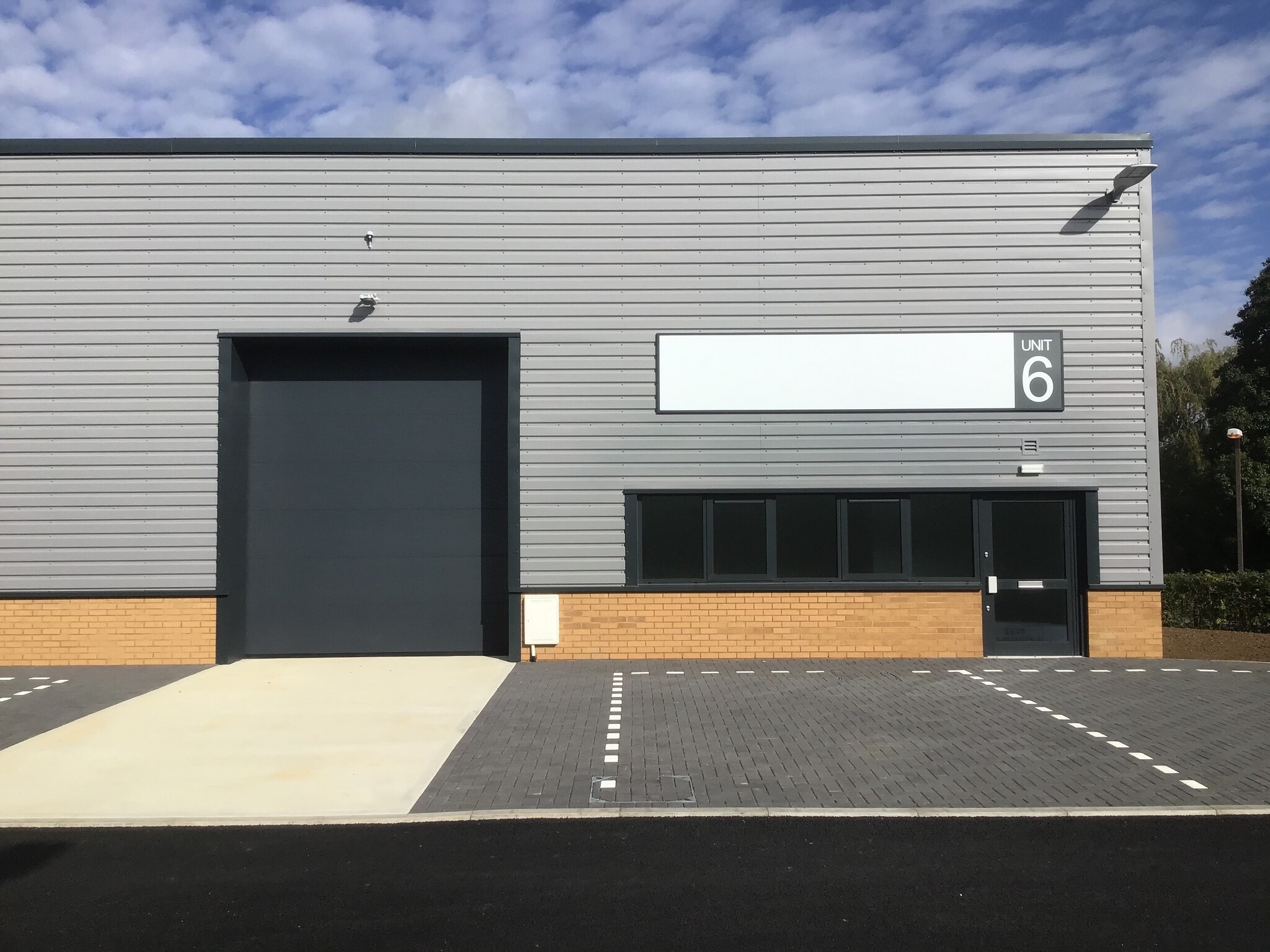 Stacey Bushes, Milton Keynes for lease Building Photo- Image 1 of 16