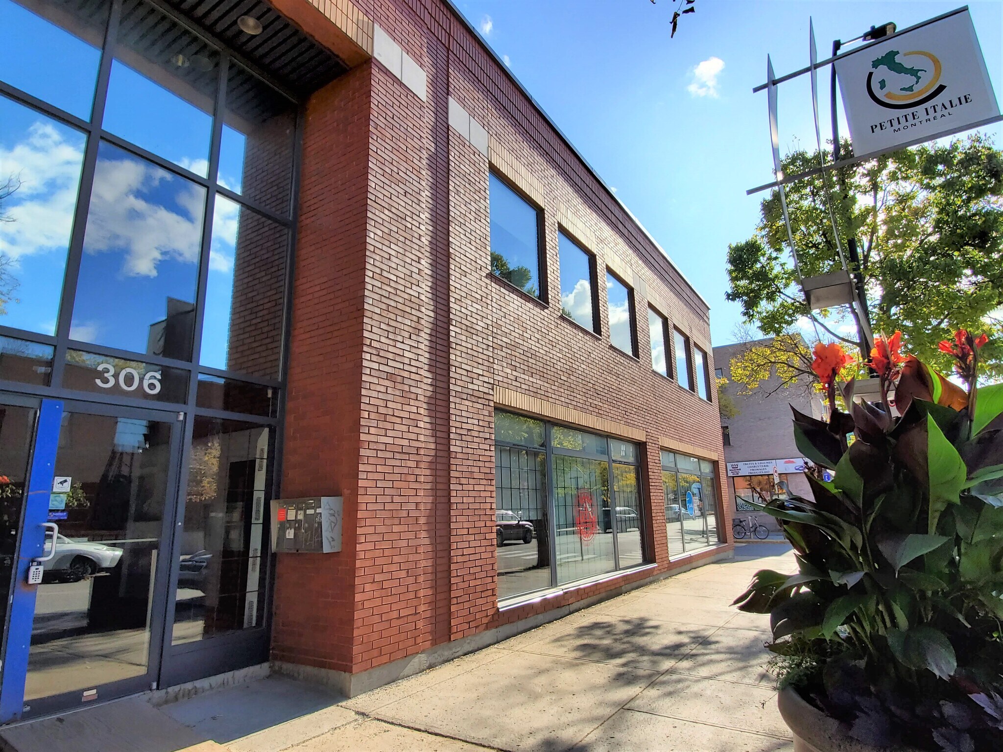 306 Rue Saint-Zotique E, Montréal, QC à vendre Photo du bâtiment- Image 1 de 1