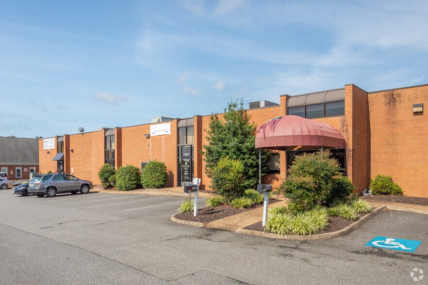 4540 Plank Rd, Fredericksburg, VA à vendre - Photo du bâtiment - Image 2 de 5