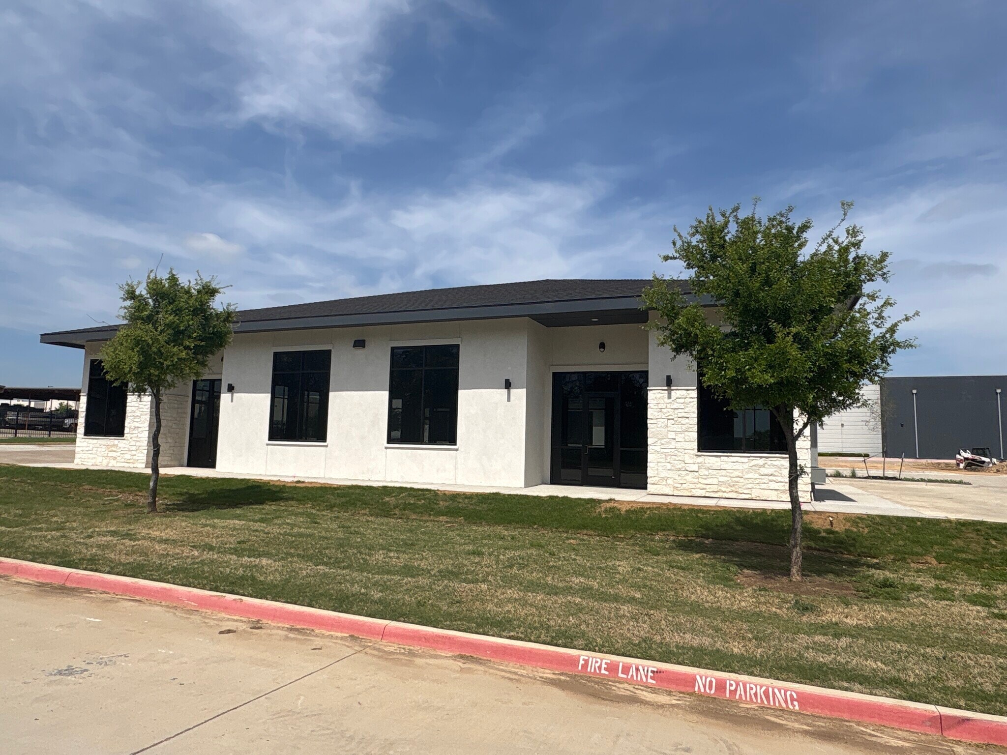 10120 Summer Creek Dr, Fort Worth, TX for lease Primary Photo- Image 1 of 9