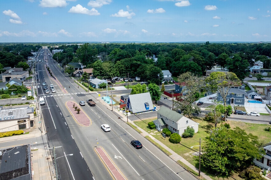 523 Broadway, Amityville, NY for sale - Aerial - Image 2 of 5