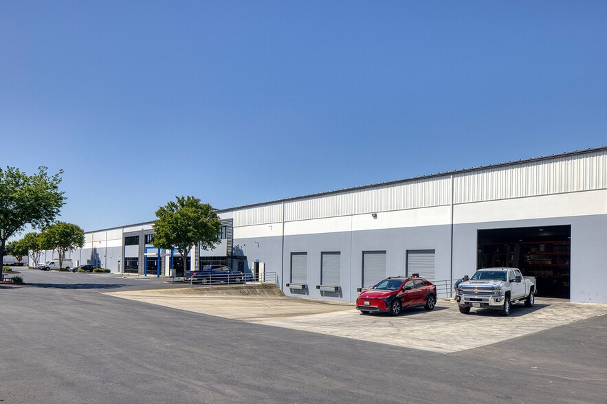 3021 Boeing Way, Stockton, CA for sale - Building Photo - Image 3 of 6