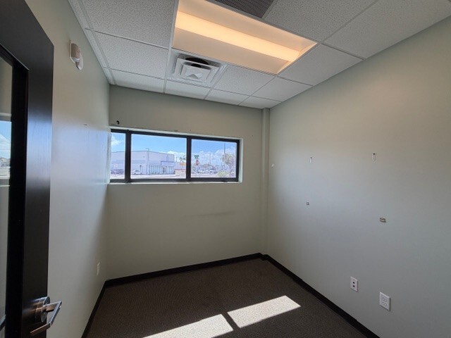 12700 W Dixie Hwy, Miami, FL for lease Interior Photo- Image 1 of 1