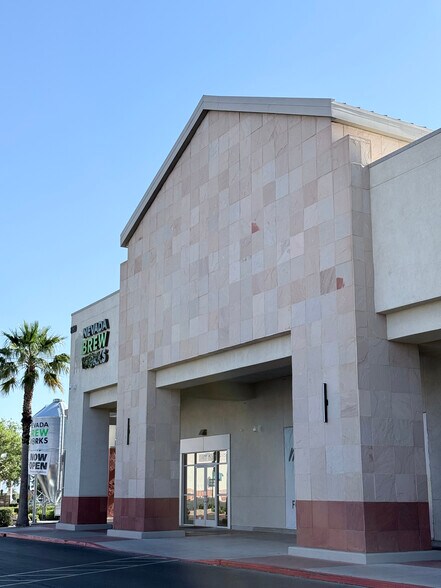 820 S Rampart Blvd, Las Vegas, NV à louer - Photo du bâtiment - Image 3 de 22