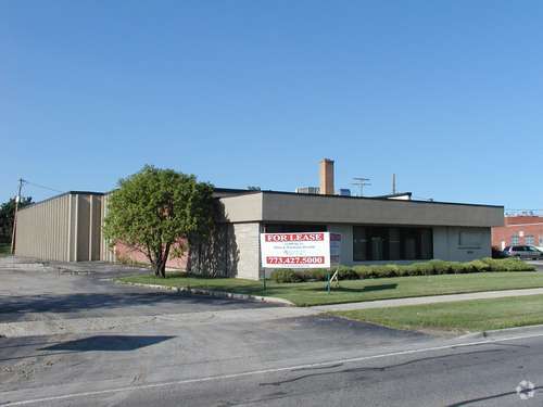 3924 W Devon Ave, Lincolnwood, IL for lease - Building Photo - Image 2 of 5