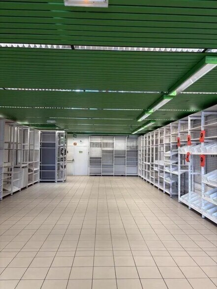 Retail in Schweighouse-sur-Moder for lease - Building Photo - Image 2 of 7