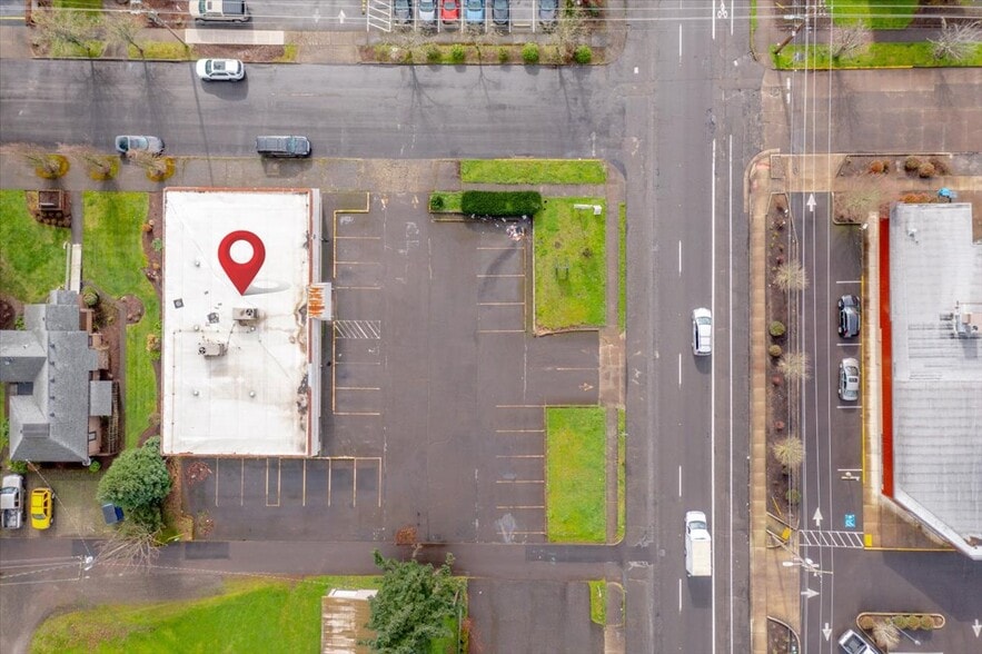 1590 12th St SE, Salem, OR à louer - Photo du bâtiment - Image 3 de 13