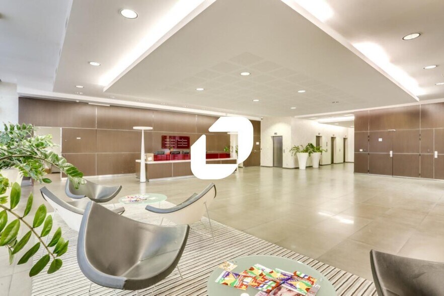 Bureau dans Ivry-sur-Seine à louer - Hall d’entrée - Image 2 de 37