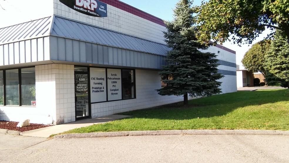 8341-8351 Ronda Dr, Canton Township, MI for lease - Building Photo - Image 2 of 11