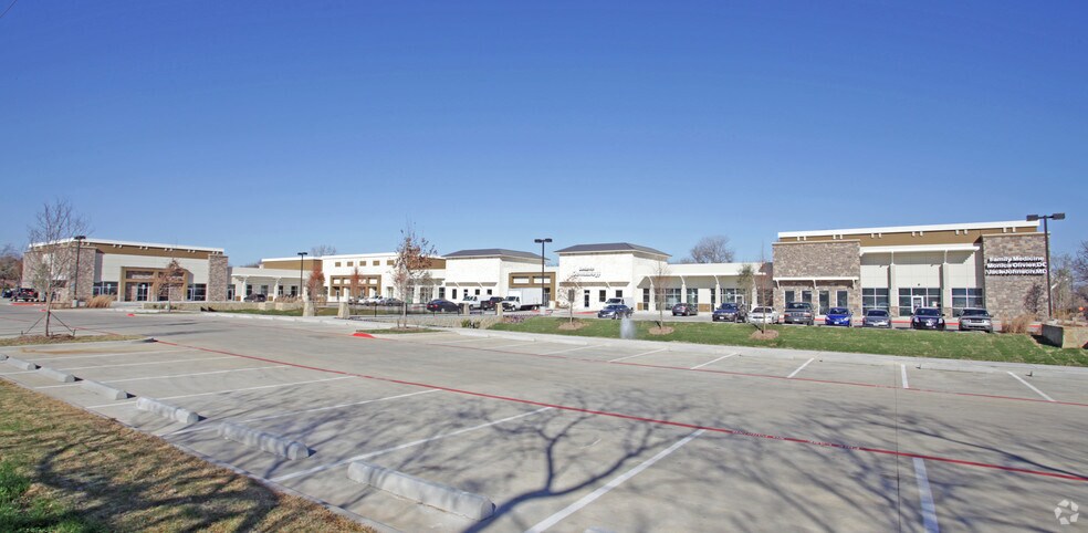4001 Long Prairie Rd, Flower Mound, TX à louer - Photo du bâtiment - Image 2 de 4