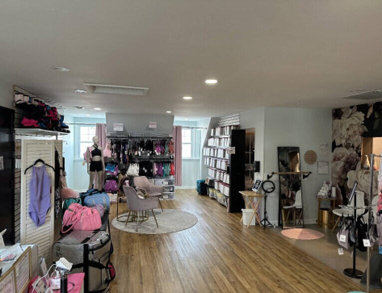 8759 Mathis Ave, Manassas, VA à louer - Photo intérieure - Image 2 de 5