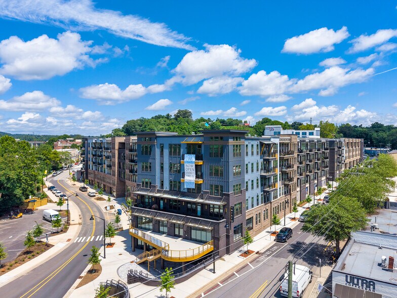 146 Roberts St, Asheville, NC à louer - Photo du bâtiment - Image 1 de 9