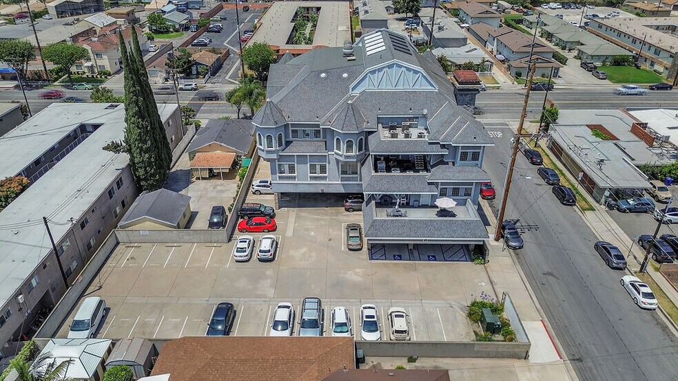 16600 Woodruff Ave, Bellflower, CA à vendre - Photo du bâtiment - Image 3 de 15