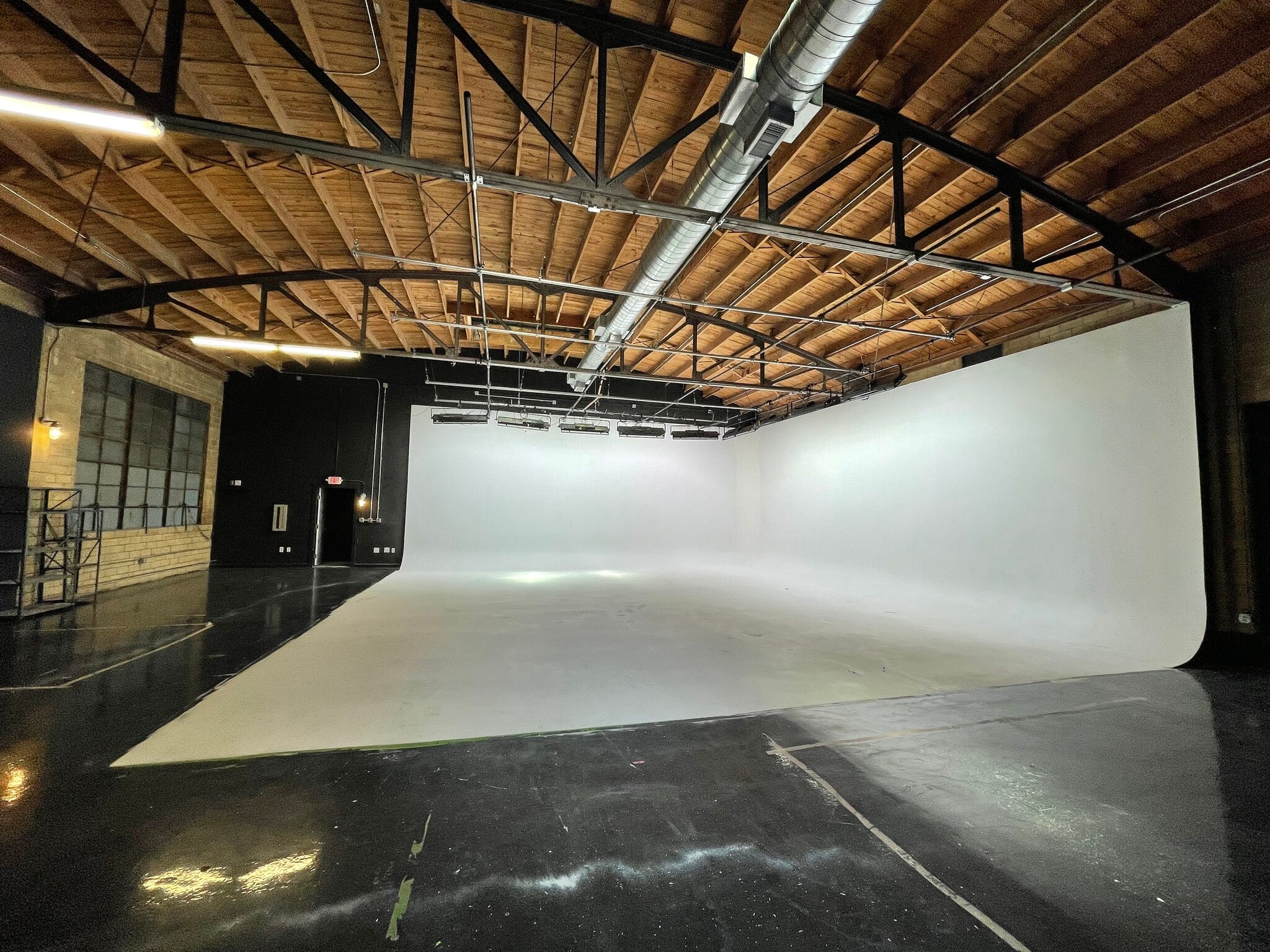 200 E 4th St, Taylor, TX for lease Primary Photo- Image 1 of 9