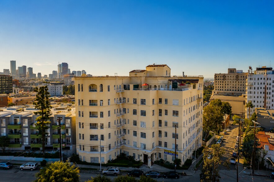 2430 Ocean View Ave, Los Angeles, CA à vendre - Photo du bâtiment - Image 3 de 13