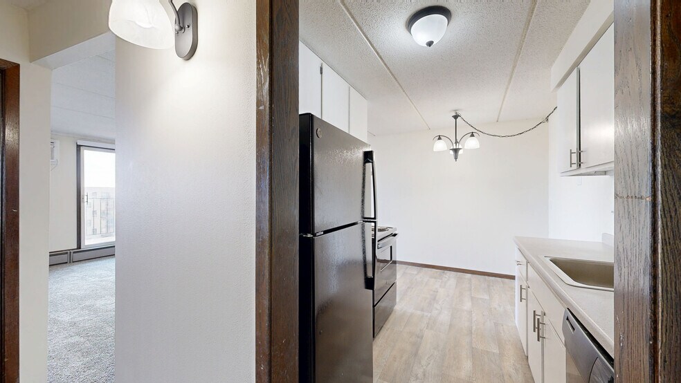 1010 Lake St NE, Hopkins, MN à vendre - Numérisation 3D de Matterport - Image 3 de 34