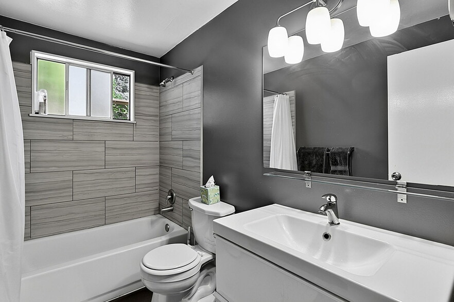 945 Madison St, Eugene, OR for sale - Building Photo - Image 3 of 9