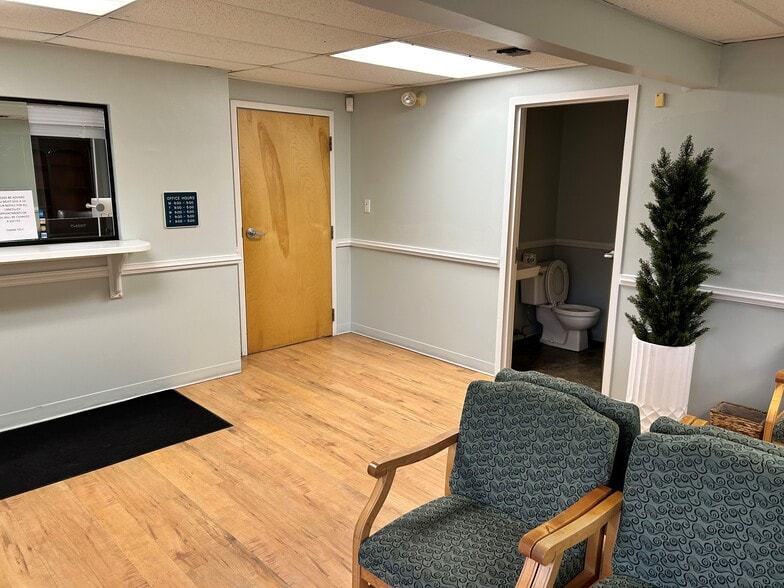 118 Dudley St, Providence, RI for lease - Building Photo - Image 2 of 5