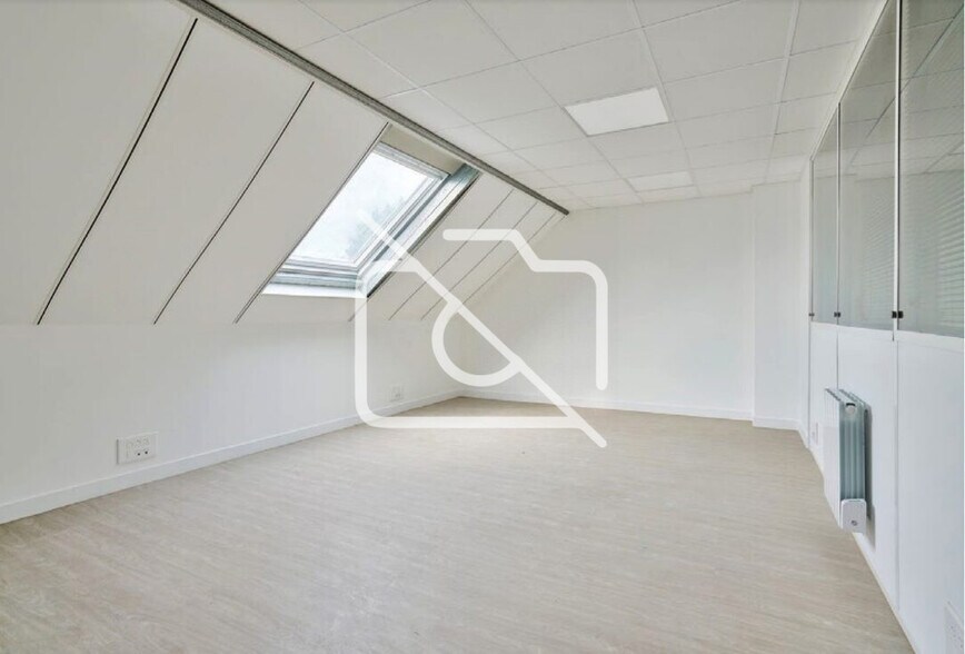 Industrial in Évry-Courcouronnes for lease - Interior Photo - Image 3 of 5