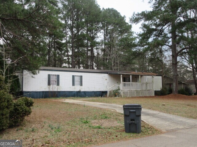 269 Lakeview Dr, Locust Grove, GA à vendre - Photo du bâtiment - Image 2 de 12