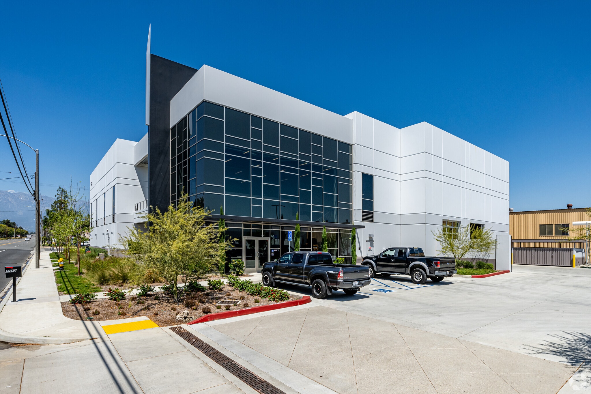 1613 S Baker Ave, Ontario, CA for lease Primary Photo- Image 1 of 8