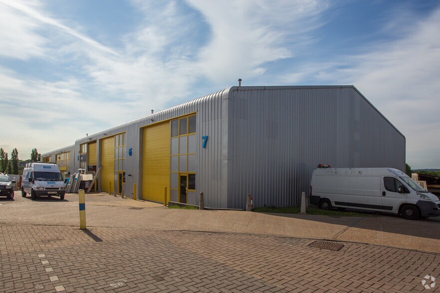 Kangley Bridge Rd, Londres à louer - Photo du bâtiment - Image 1 de 4