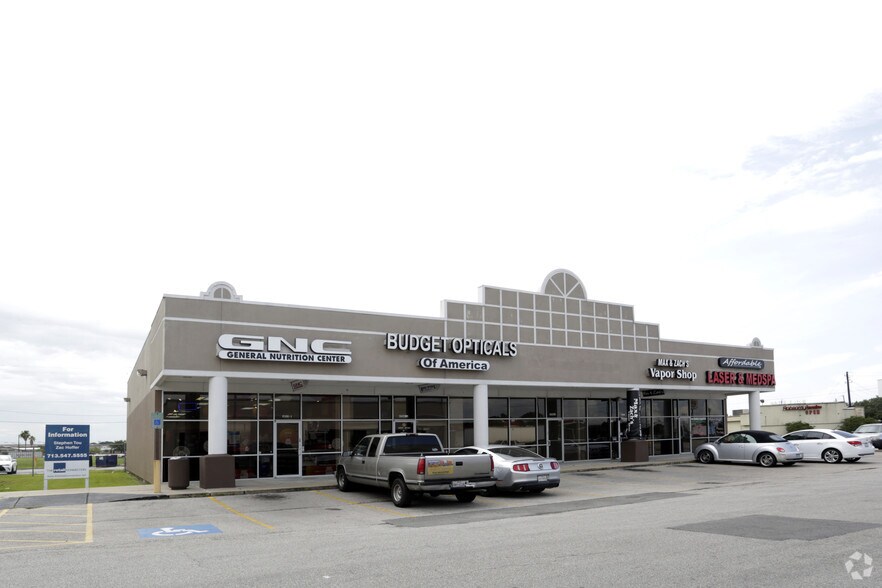 4508 Garth Rd, Baytown, TX for lease - Building Photo - Image 1 of 5