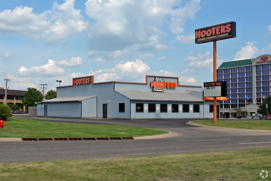 3025 Northwest Expy, Oklahoma City, OK for sale - Primary Photo - Image 1 of 6