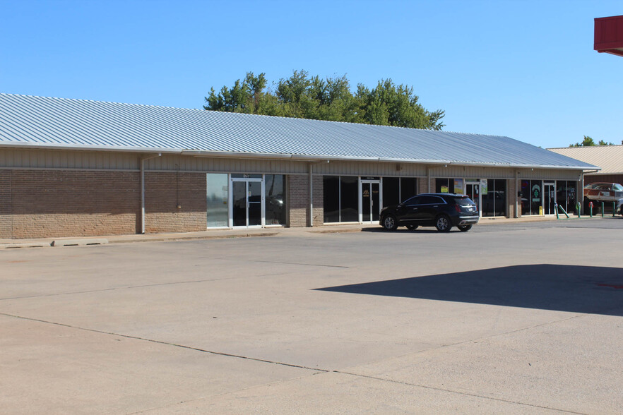 1203 Main, Hennessey, OK for sale - Building Photo - Image 1 of 1