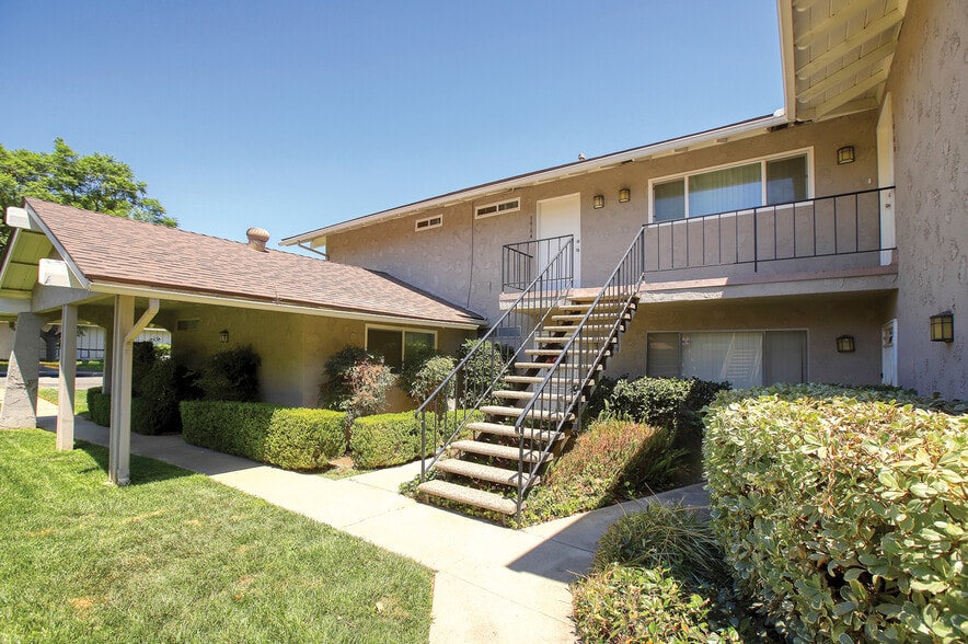 1960 Evergreen St, La Verne, CA for sale - Building Photo - Image 3 of 8