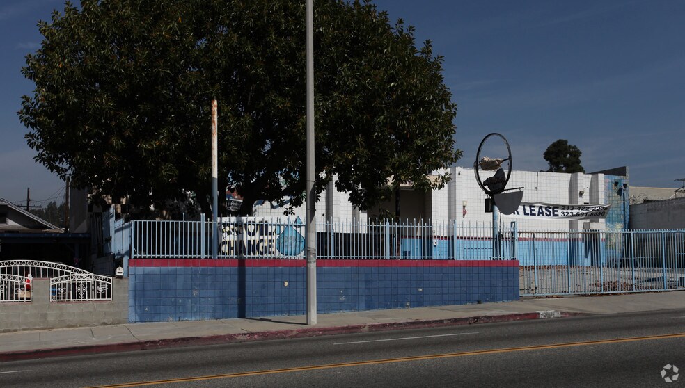 4327 E Cesar E Chavez Ave, Los Angeles, CA for lease - Building Photo - Image 2 of 18