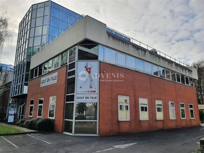 Bureau dans Saint-Cloud à louer - Photo du bâtiment - Image 3 de 10