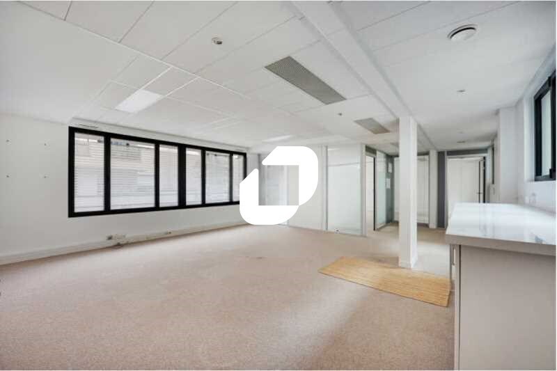 Office in Neuilly-sur-Seine for lease - Interior Photo - Image 3 of 7