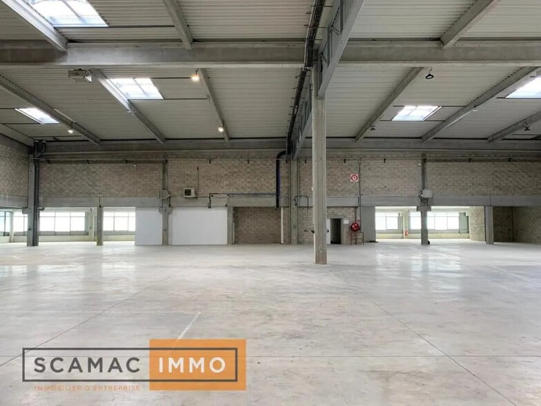 Industrial in LIEUSAINT for lease - Interior Photo - Image 3 of 7