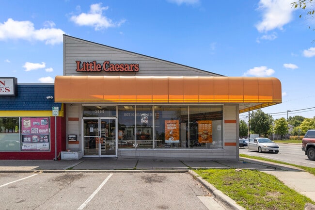 Plus de détails pour 3000 Packard Rd, Ann Arbor, MI - Commerce de détail à vendre